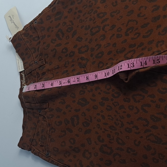 WOMEN'S HIGH RISE JEANS 2 UNIVERSAL THREAD - Picture 11 of 16